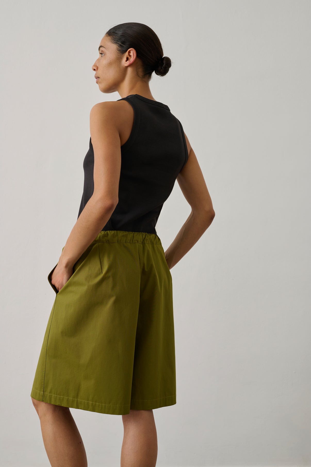 Short Izia - Vert Olive - Coton - Femme vue 2